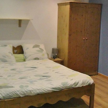 Chez Gus Bed and Breakfast Ars-sur-Formans Exteriör bild